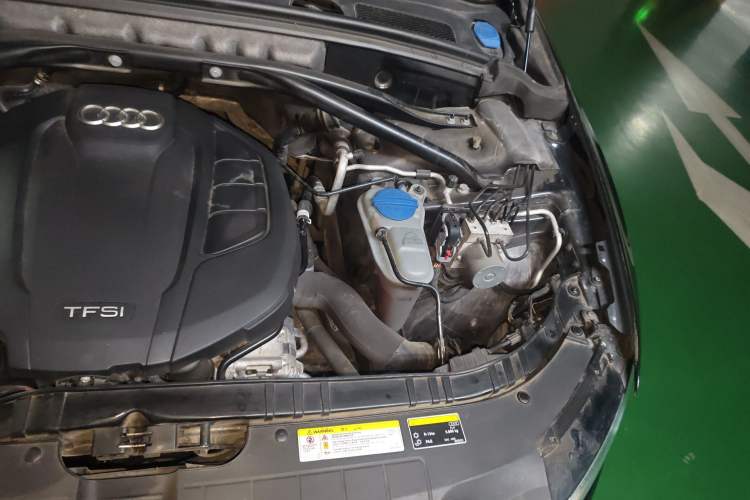 Used Audi Q5 2017 Plus 40 TFSI Ambition Model Engine Bay Left