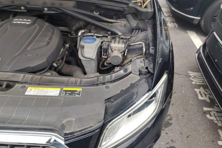 Used Audi Q5 2017 Plus 40 TFSI Technology Model Engine Bay Left