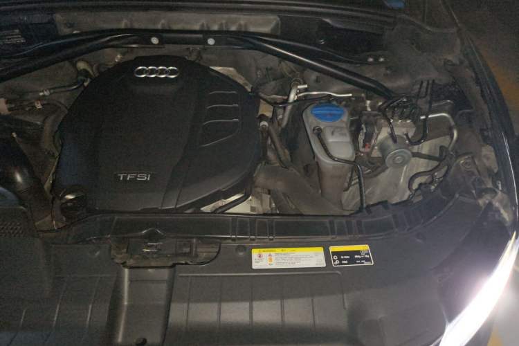 Used Audi Q5 2017 40 TFSI Comfort Model Engine Bay Left