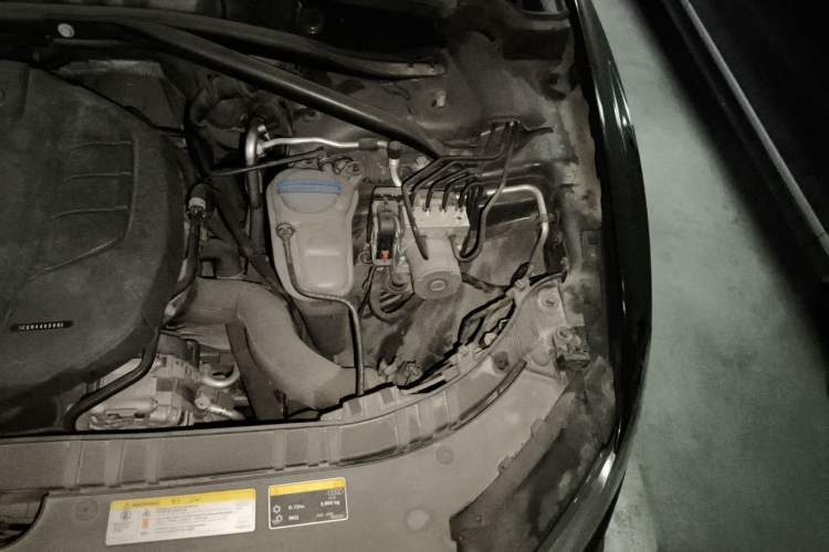 Used Audi Q5 2017 Plus 40 TFSI Ambition Model Engine Bay Left