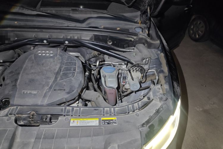Used Audi Q5 2017 Plus 40 TFSI Ambition Model Engine Bay Left