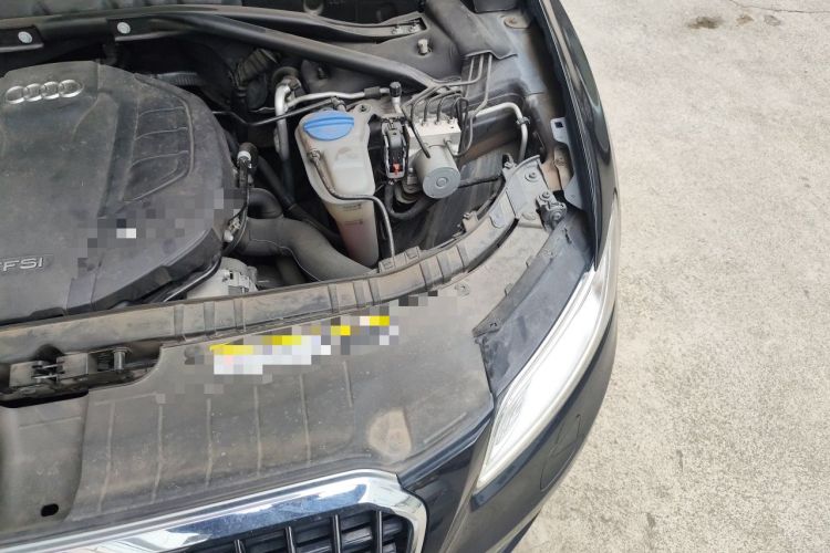 Used Audi Q5 2017 40 TFSI Technology Edition Engine Bay Left