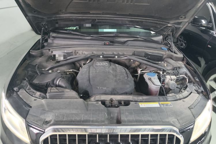 Used Audi Q5 2017 Plus 40 TFSI Ambition Model Engine Bay