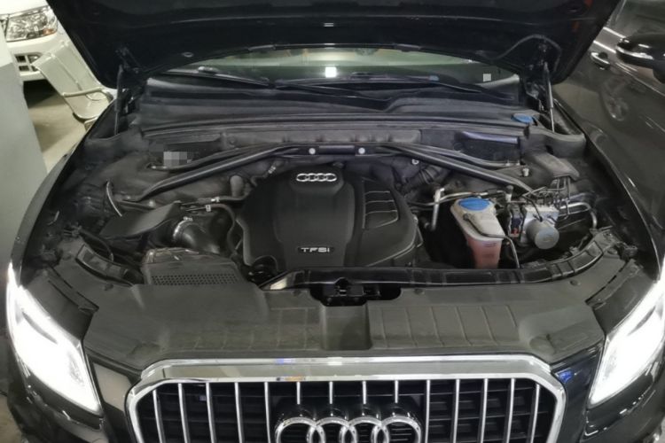 Used Audi Q5 2017 Plus 40 TFSI Ambition Model Engine Bay