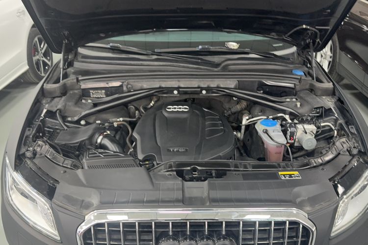 Used Audi Q5 2017 40 TFSI Technology Edition Engine Bay