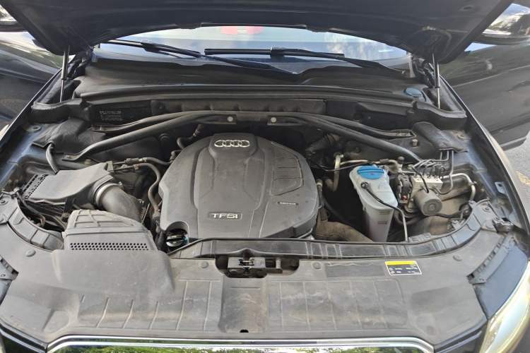 Used Audi Q5 2017 40 TFSI Technology Edition Engine Bay