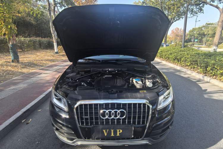 Used Audi Q5 2017 Plus 40 TFSI Technology Model Engine Bay