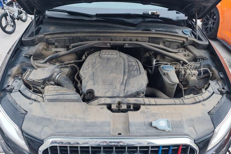 Used Audi Q5 2017 Plus 40 TFSI Ambition Model Engine Bay