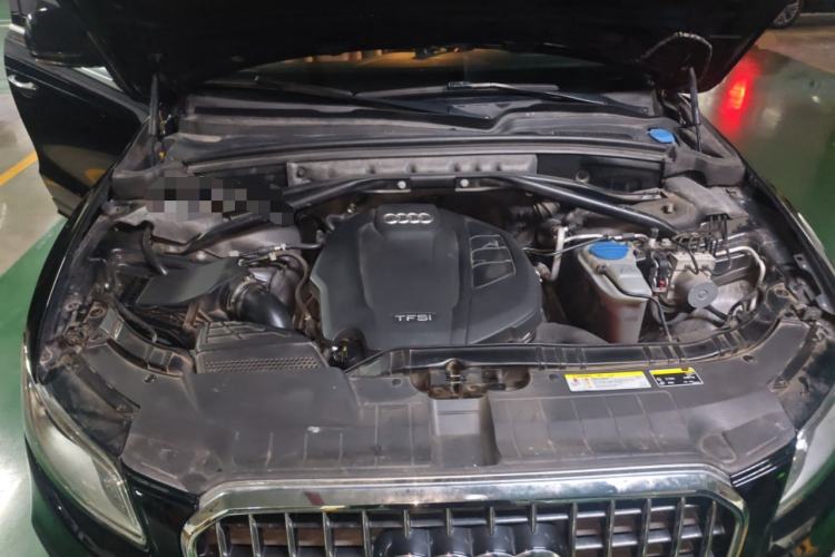 Used Audi Q5 2017 Plus 40 TFSI Ambition Model Engine Bay