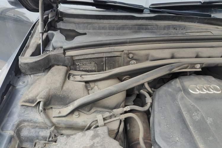 Used Audi Q5 2017 Plus 40 TFSI Ambition Model Engine Bay Right