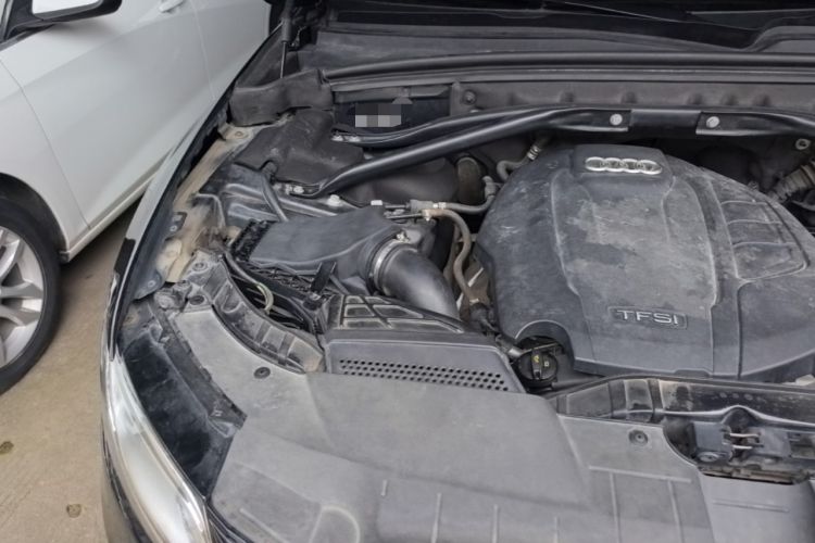 Used Audi Q5 2017 40 TFSI Technology Edition Engine Bay Right