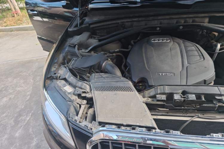 Used Audi Q5 2017 Plus 40 TFSI Ambition Model Engine Bay Right