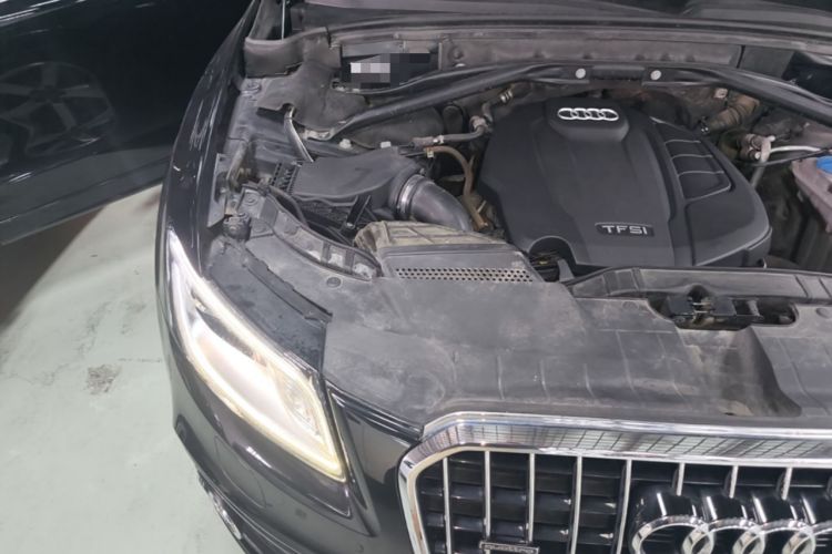 Used Audi Q5 2017 Plus 40 TFSI Ambition Model Engine Bay Right
