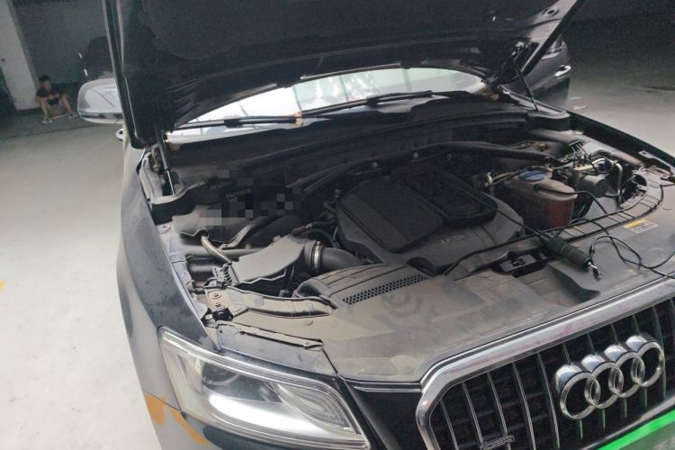 Used Audi Q5 2017 Plus 40 TFSI Ambition Model Engine Bay Right