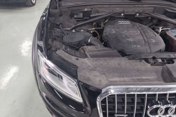 Used Audi Q5 2017 40 TFSI Comfort Model Engine Bay Right