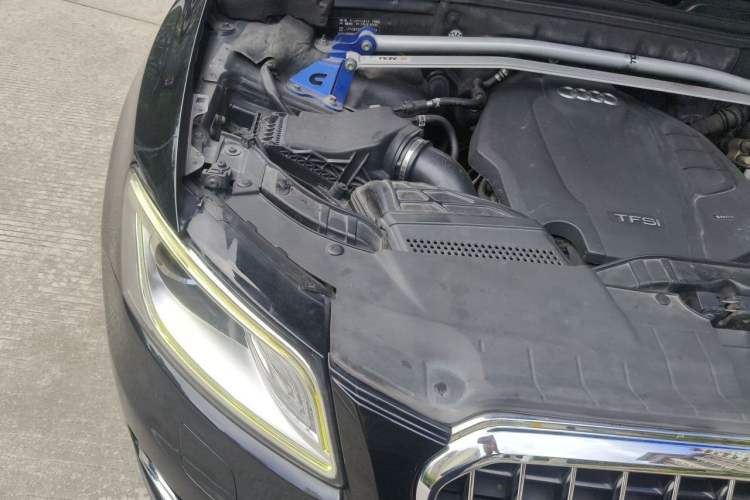 Used Audi Q5 2017 Plus 40 TFSI Ambition Model Engine Bay Right