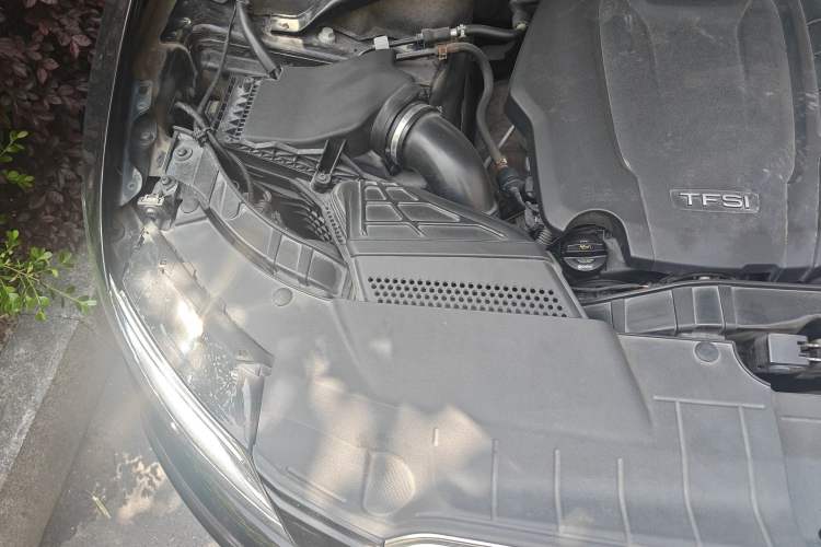 Used Audi Q5 2017 Plus 40 TFSI Ambition Model Engine Bay Right