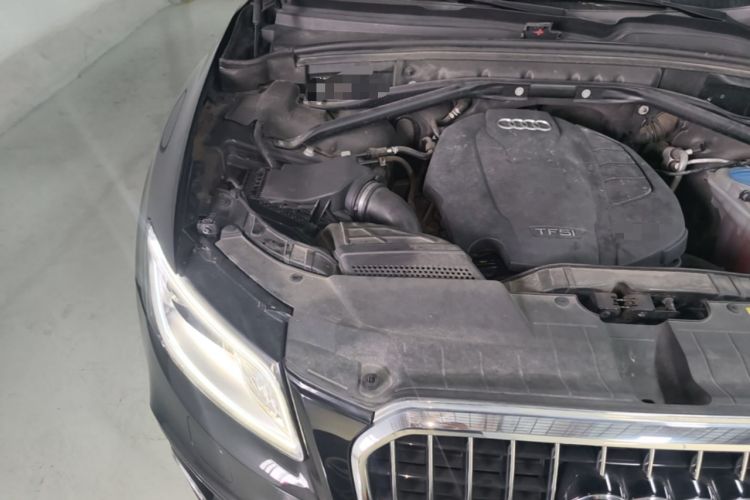 Used Audi Q5 2017 Plus 40 TFSI Ambition Model Engine Bay Right