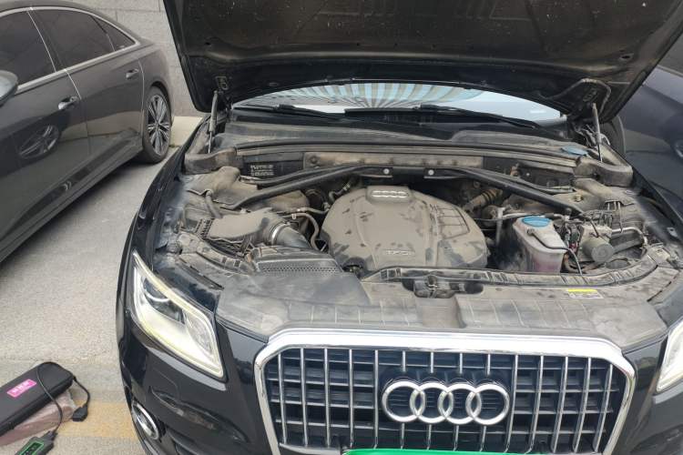 Used Audi Q5 2017 40 TFSI Technology Edition Engine Bay Right