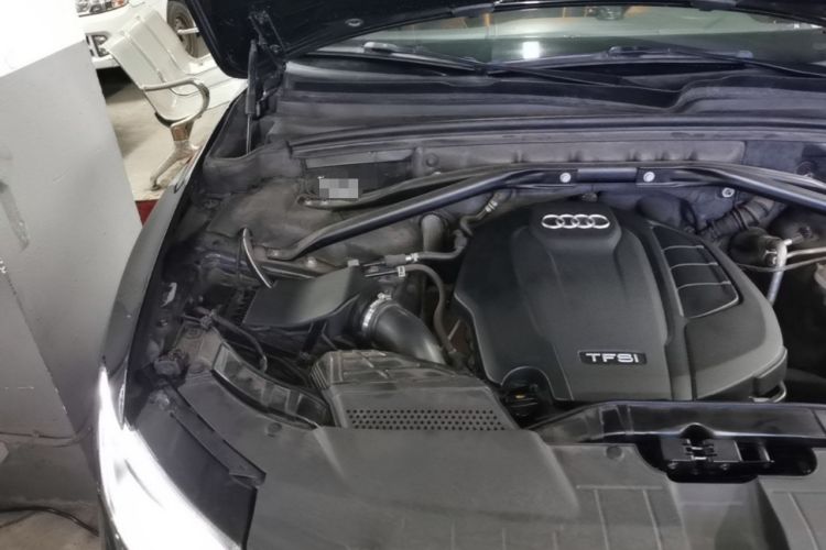 Used Audi Q5 2017 Plus 40 TFSI Ambition Model Engine Bay Right