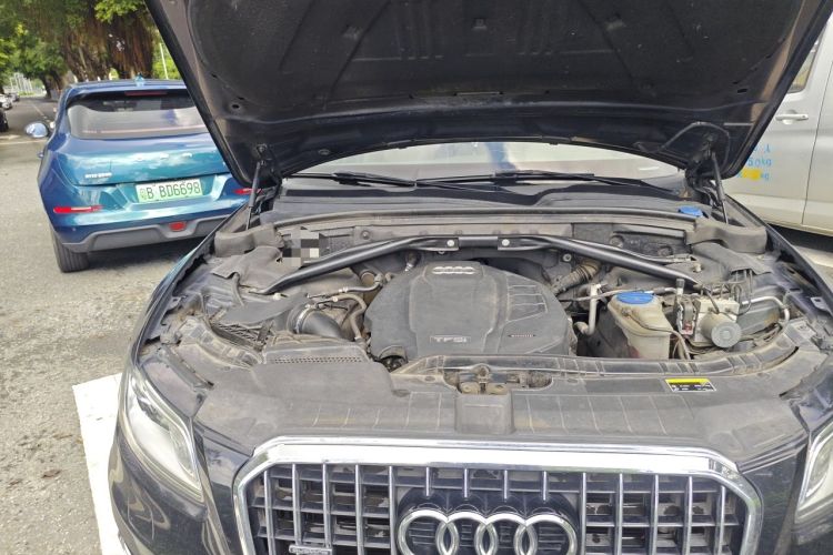 Used Audi Q5 2017 40 TFSI Technology Edition Engine Bay Right