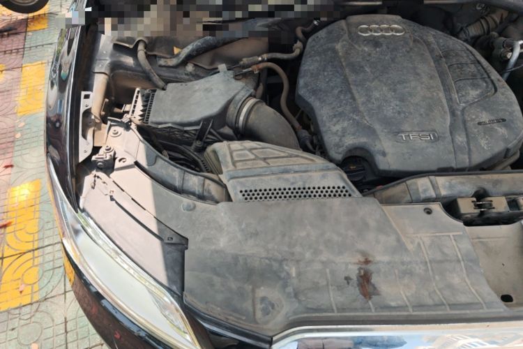 Used Audi Q5 2017 40 TFSI Comfort Model Engine Bay Right