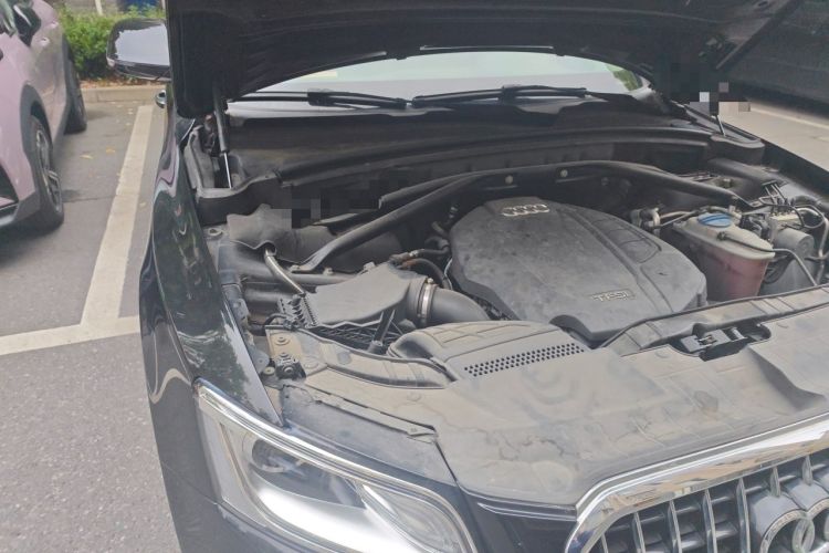 Used Audi Q5 2017 Plus 40 TFSI Ambition Model Engine Bay Right