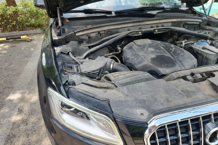 Used Audi Q5 2017 Plus 40 TFSI Ambition Model Engine Bay Right