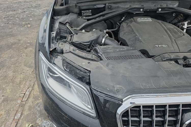 Used Audi Q5 2017 Plus 40 TFSI Ambition Model Engine Bay Right