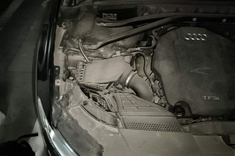 Used Audi Q5 2017 Plus 40 TFSI Ambition Model Engine Bay Right