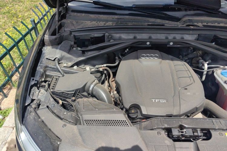 Used Audi Q5 2017 Plus 40 TFSI Ambition Model Engine Bay Right