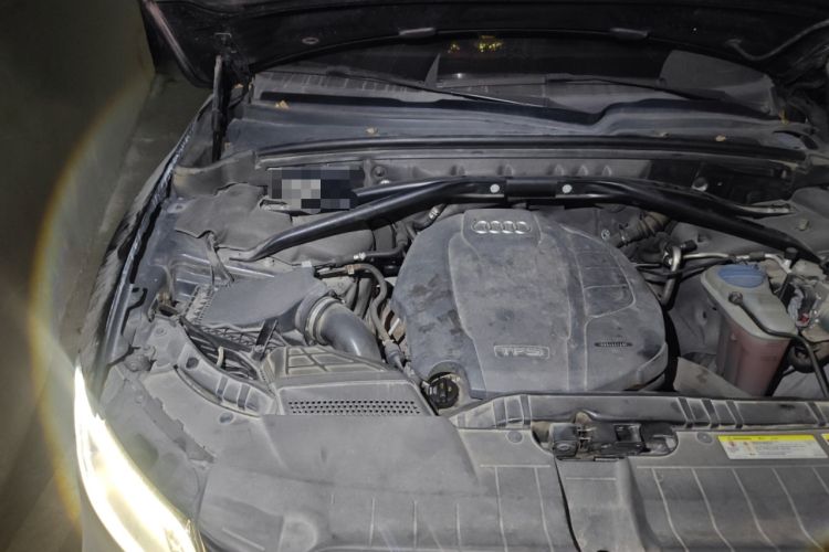 Used Audi Q5 2017 Plus 40 TFSI Ambition Model Engine Bay Right