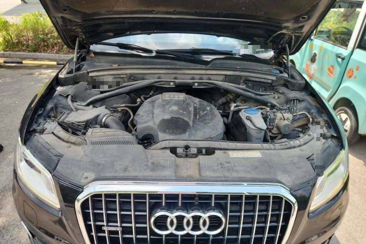 Used Audi Q5 2017 Plus 40 TFSI Ambition Model Engine Bay