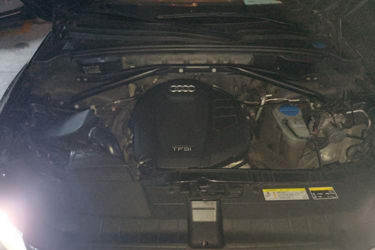 Used Audi Q5 2017 40 TFSI Comfort Model Engine Bay