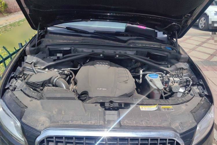 Used Audi Q5 2017 Plus 40 TFSI Ambition Model Engine Bay