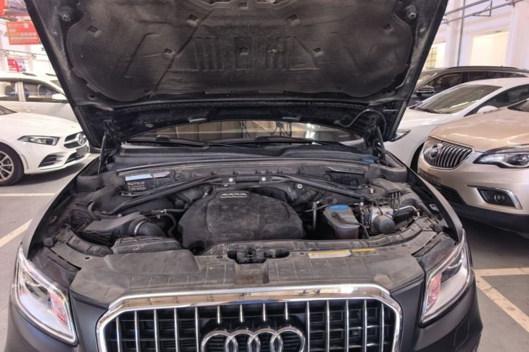 Used Audi Q5 2017 Plus 40 TFSI Ambition Model Engine Bay