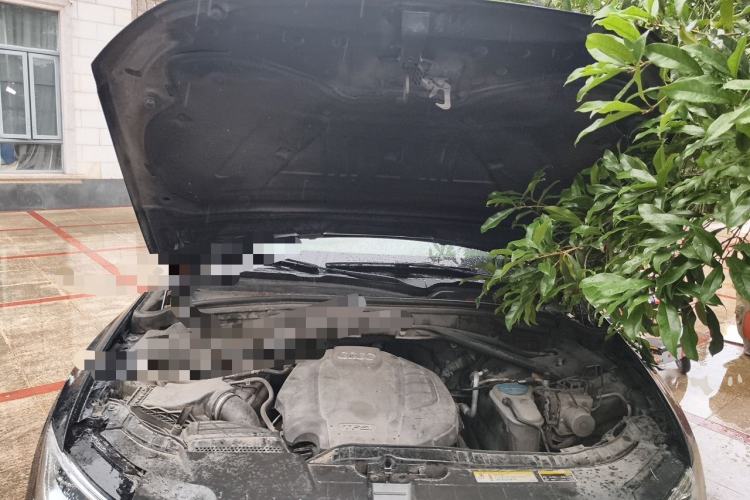 Used Audi Q5 2017 40 TFSI Technology Edition Engine Bay