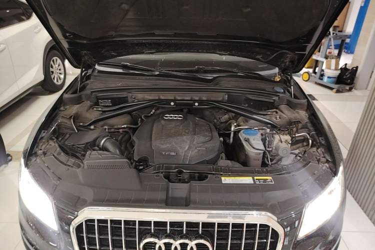 Used Audi Q5 2017 Plus 40 TFSI Technology Model Engine Bay