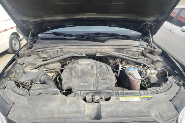 Used Audi Q5 2017 40 TFSI Technology Edition Engine Bay