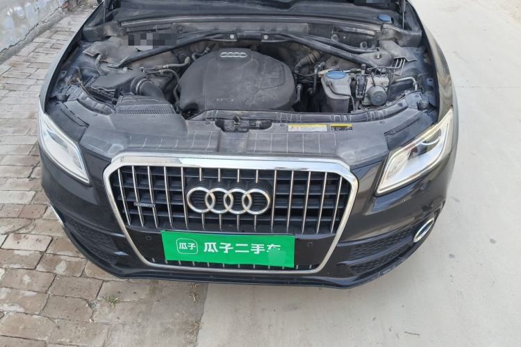 Used Audi Q5 2017 Plus 40 TFSI Ambition Model Engine Bay