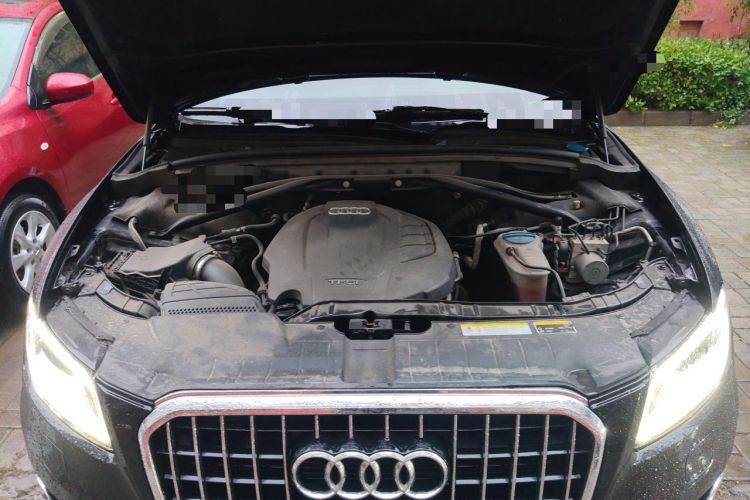 Used Audi Q5 2017 40 TFSI Technology Edition Engine Bay