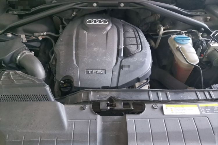 Used Audi Q5 2017 Plus 40 TFSI Ambition Model Engine Bay