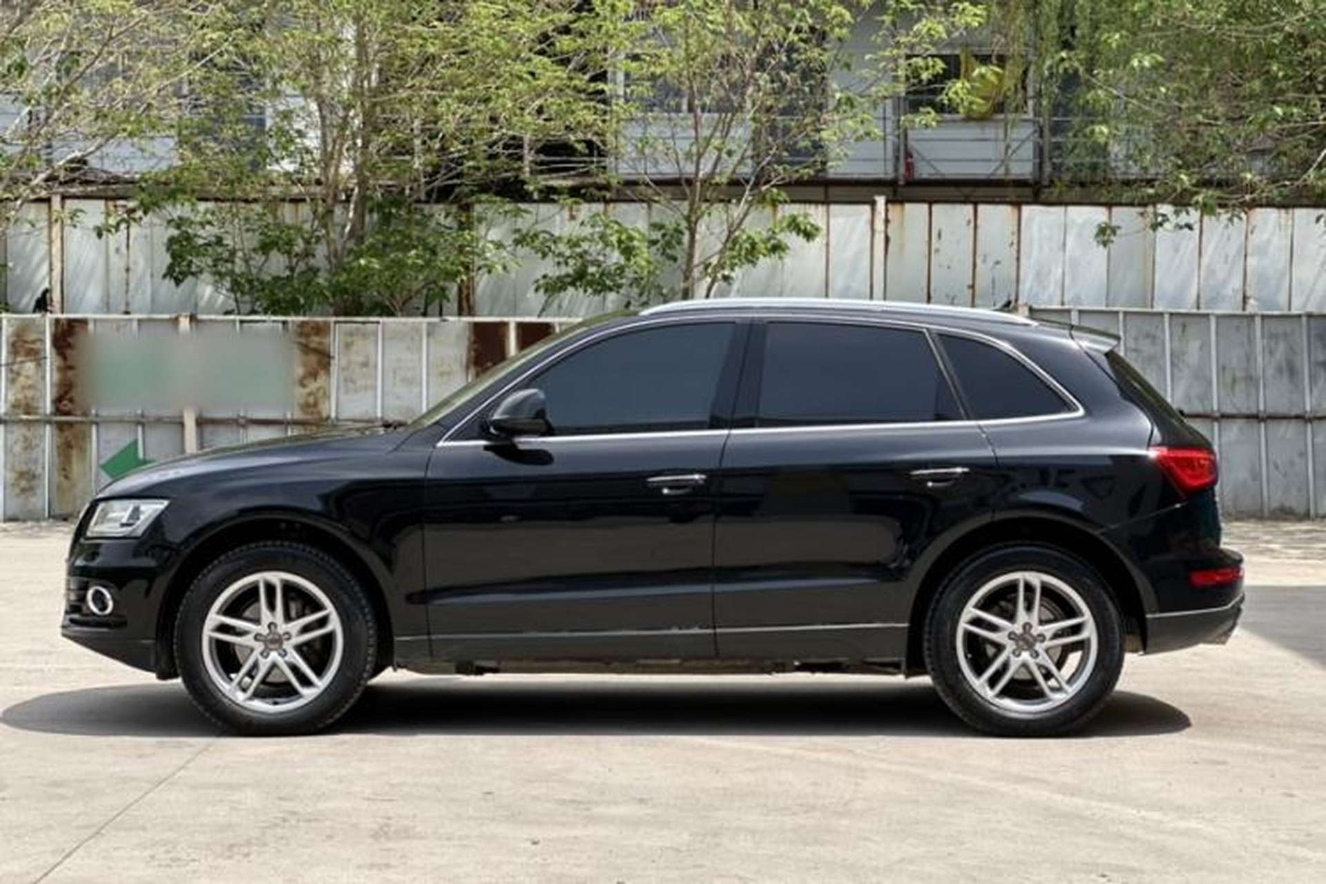Used Audi Q5 2017 40 TFSI Comfort Model Exterior 1