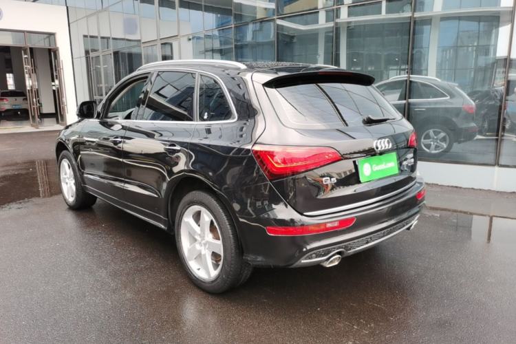Used Audi Q5 2017 Plus 40 TFSI Ambition Model Exterior 2