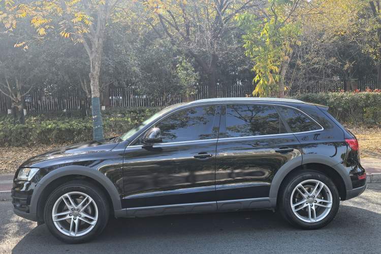 Used Audi Q5 2017 Plus 40 TFSI Technology Model Exterior 2