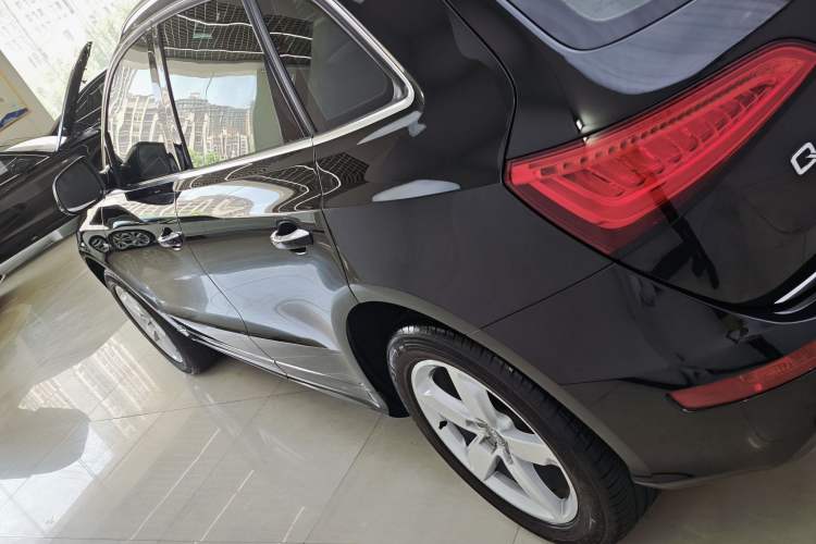 Used Audi Q5 2017 Plus 40 TFSI Ambition Model Exterior 2