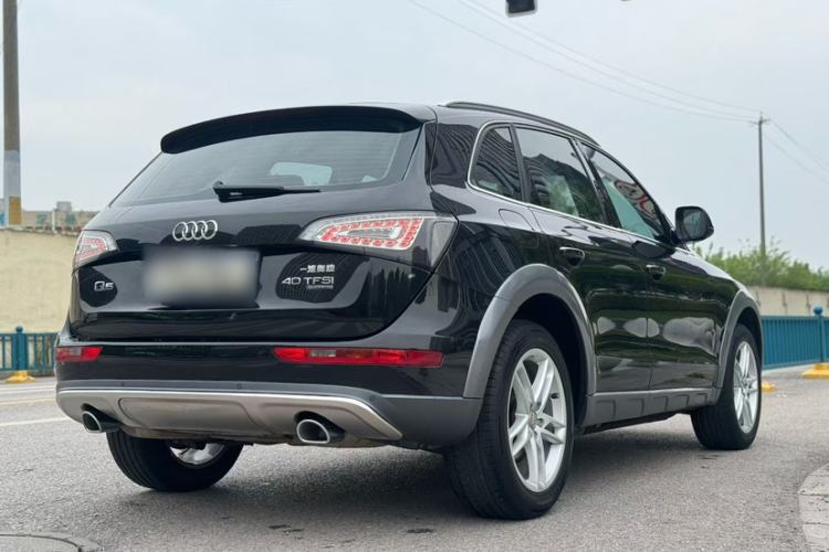 Used Audi Q5 2017 Plus 40 TFSI Technology Model Exterior 3