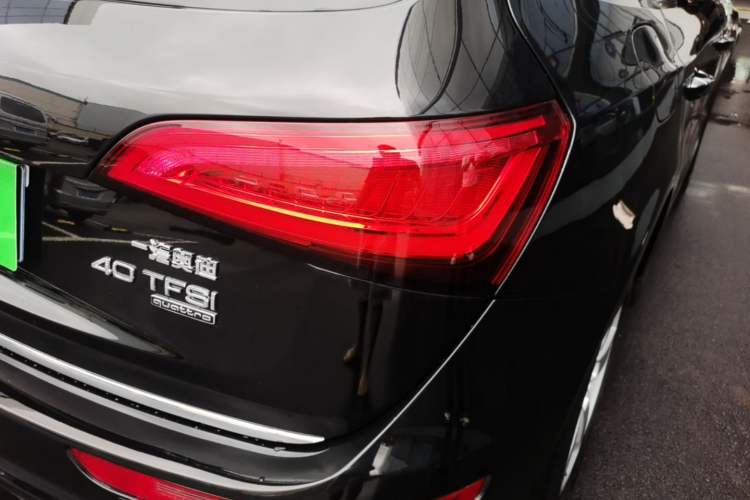Used Audi Q5 2017 Plus 40 TFSI Ambition Model Exterior 3