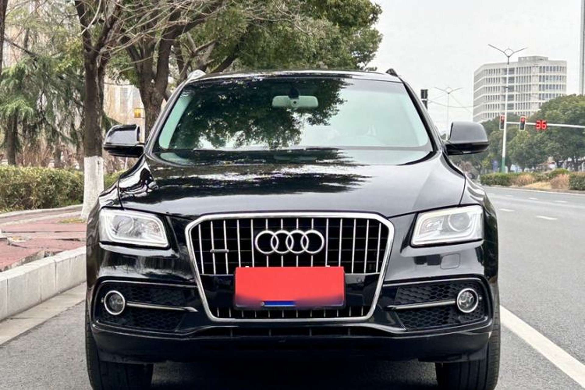 Used Audi Q5 2017 Plus 40 TFSI Ambition Model Exterior 3