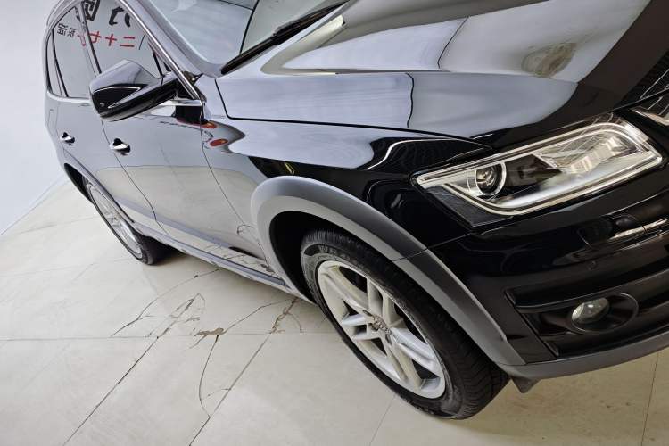 Used Audi Q5 2017 Plus 40 TFSI Technology Model Exterior 4